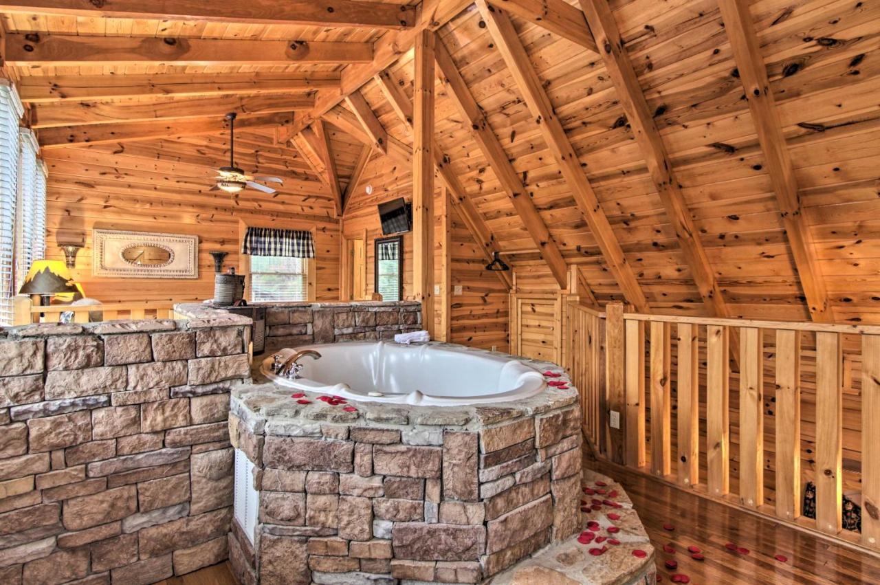 Cabin With Hot Tub About 2 Mi To Island In Pigeon Forge! מראה חיצוני תמונה
